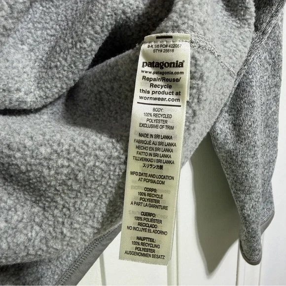 Patagonia Women's Better Sweater 1/4 Zip fleece
Pullover gray 25618 Size large - Picture 4 of 5